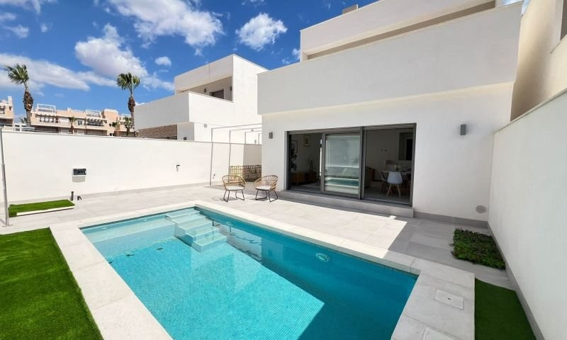 Villa in Urbanizacion los Balcones - view 1