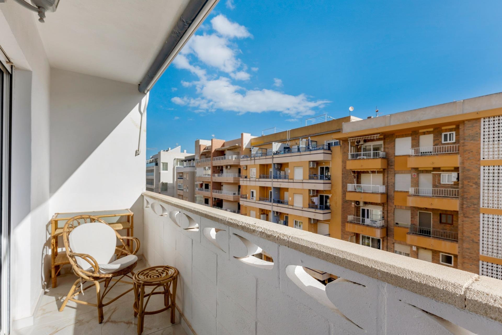 Apartment in Alicante - view 1