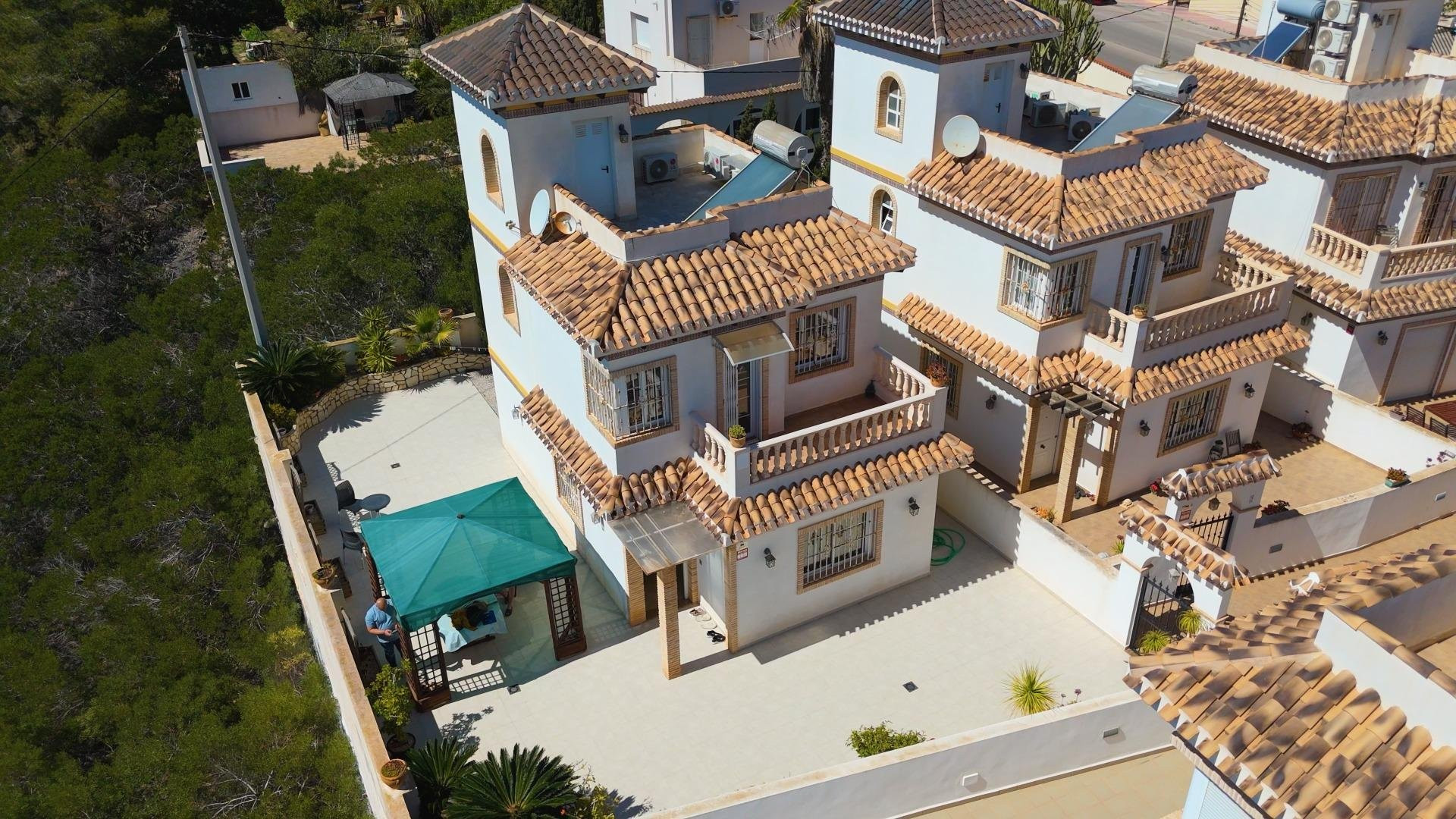 Villa in Torrevieja - view 1