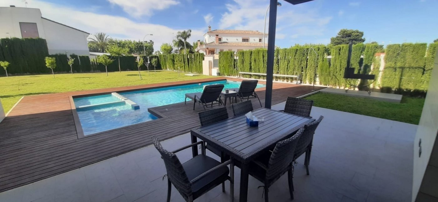 Villa in Santiago de la Ribera - view 1
