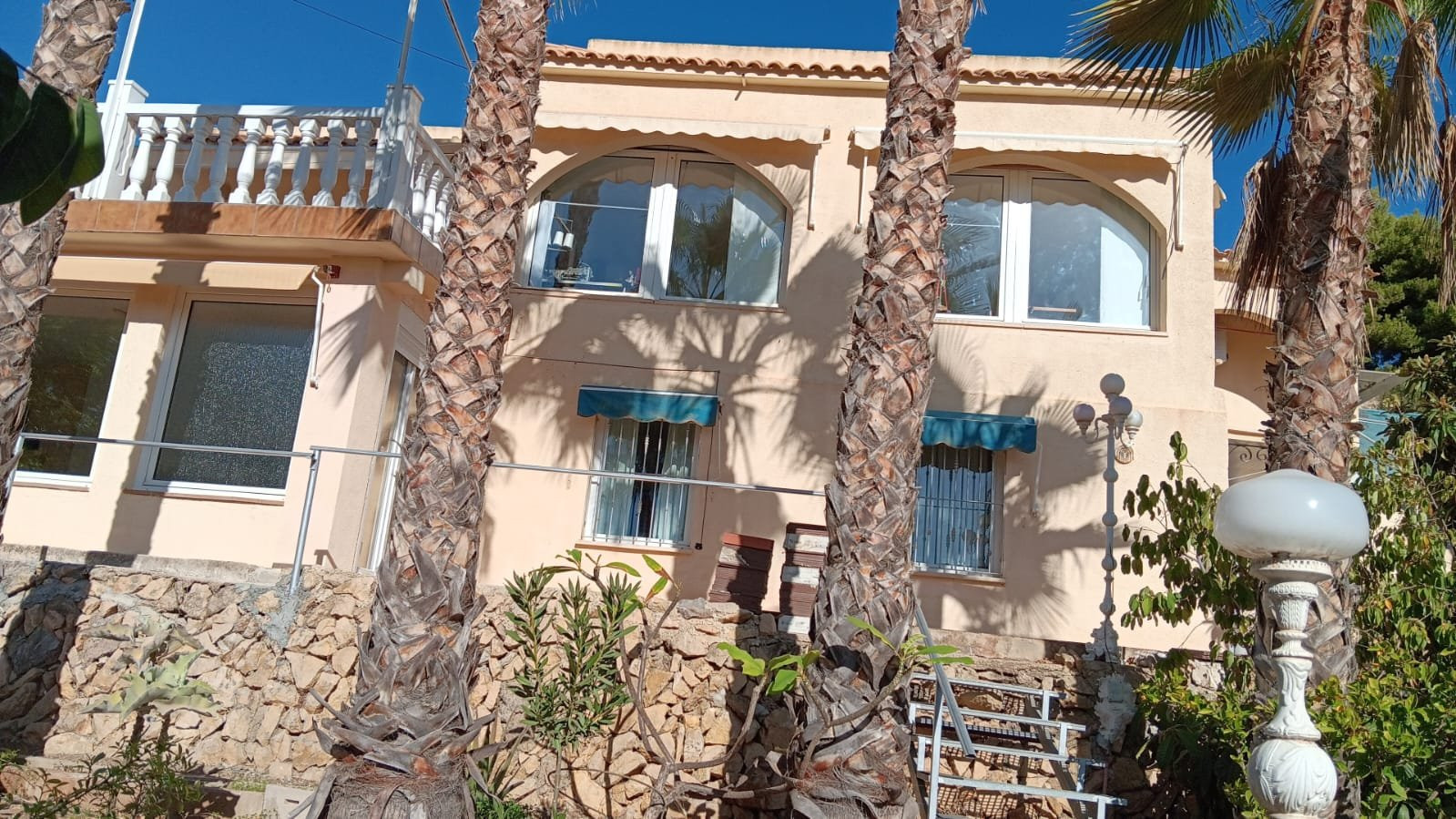 Villa in La Nucia - view 1