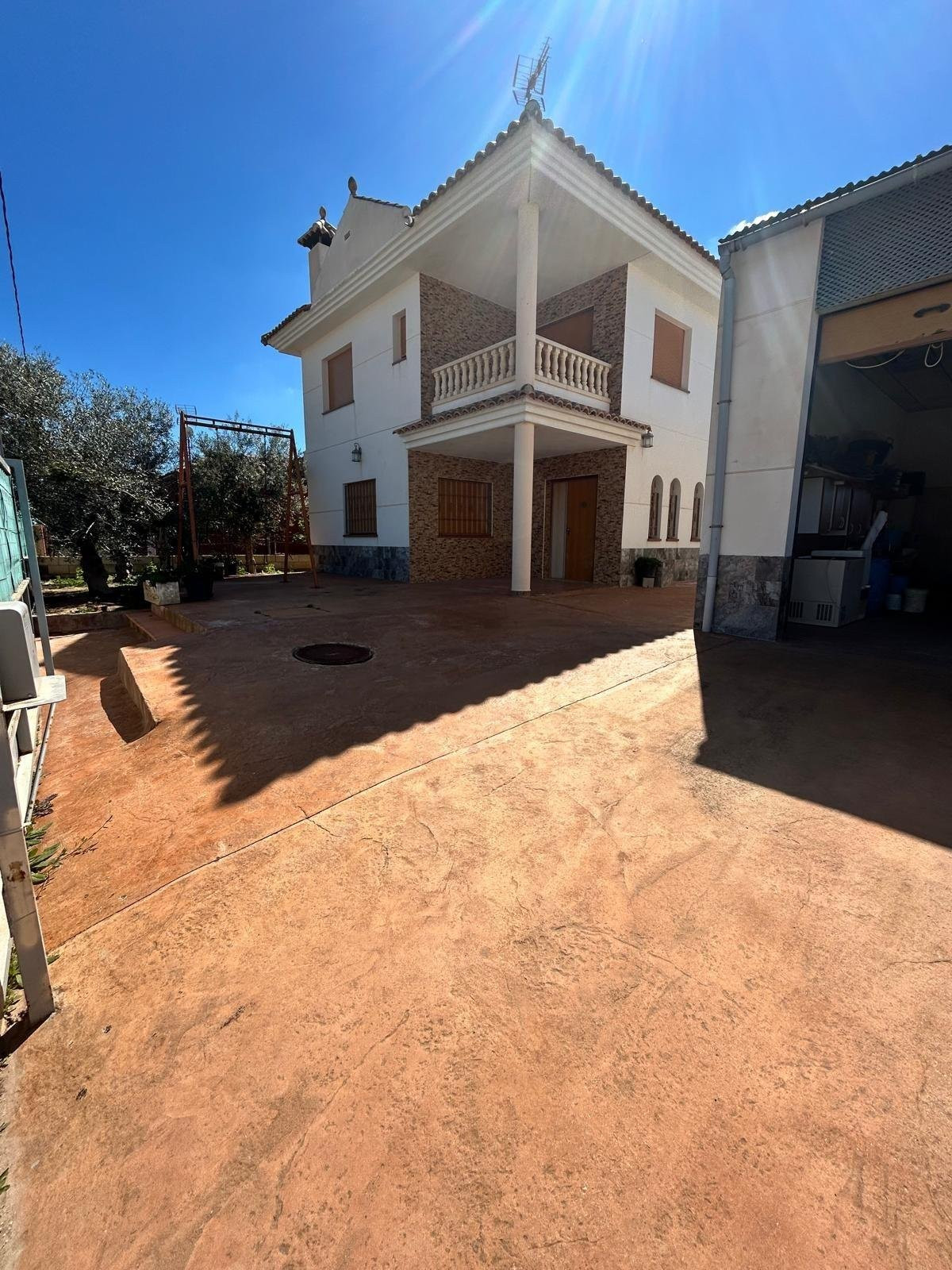 Villa in Santa Cruz - view 1