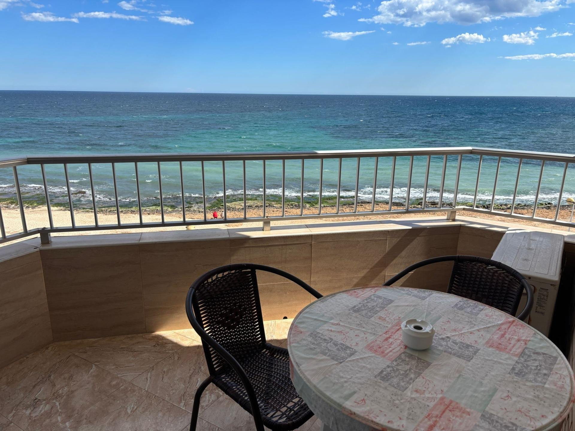 Apartment in Alicante - view 1