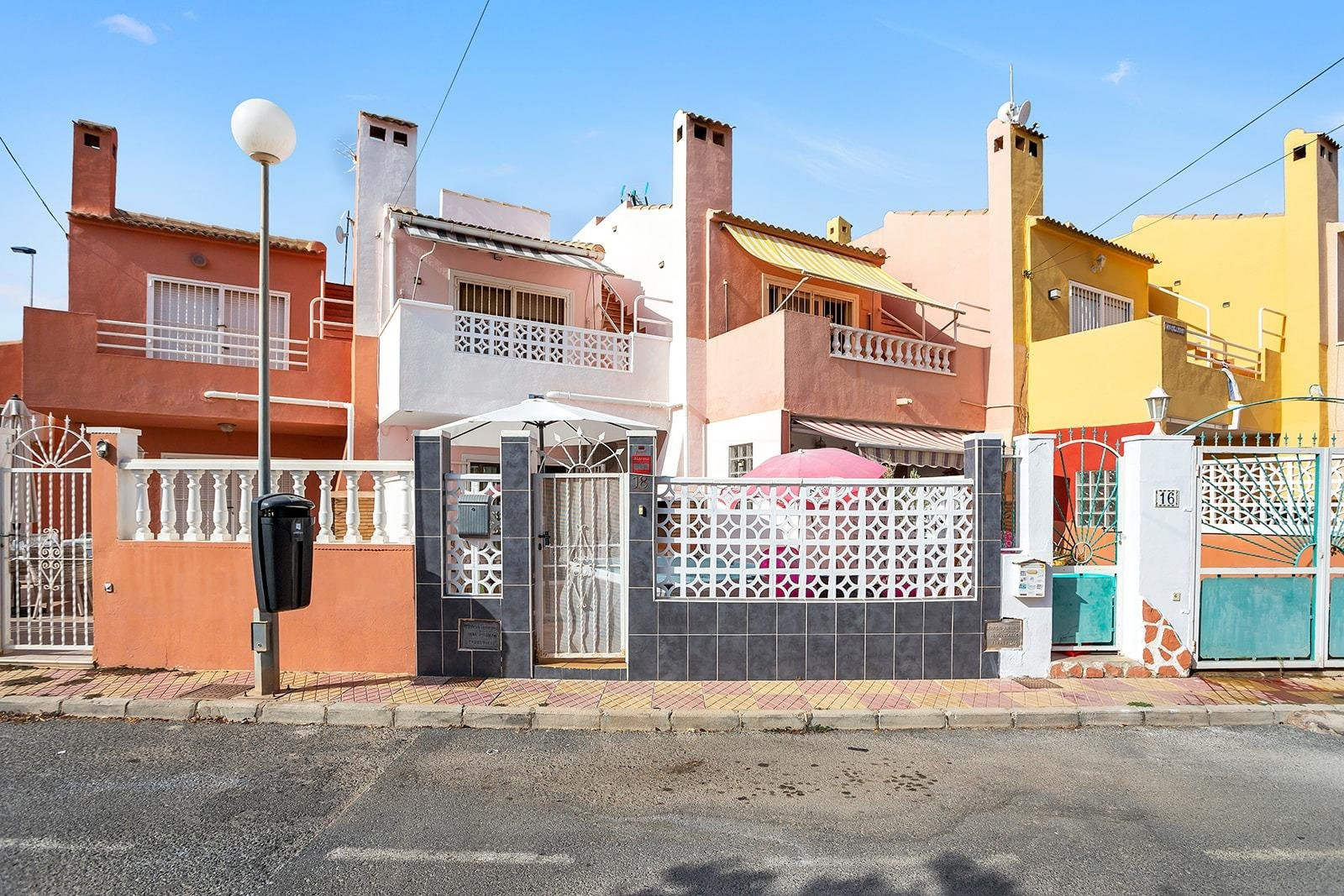 House in Alicante - view 1
