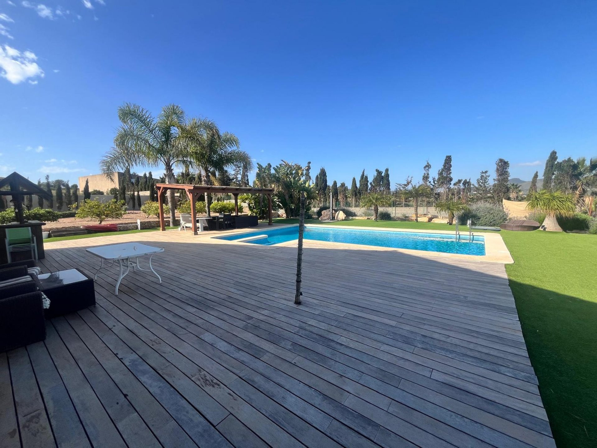 Villa in Santa Cruz - view 1