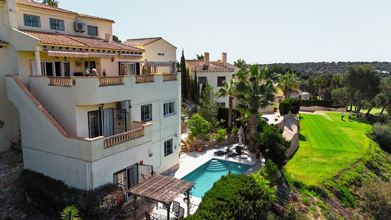 Villa in Urbanizacion los Balcones - view 1