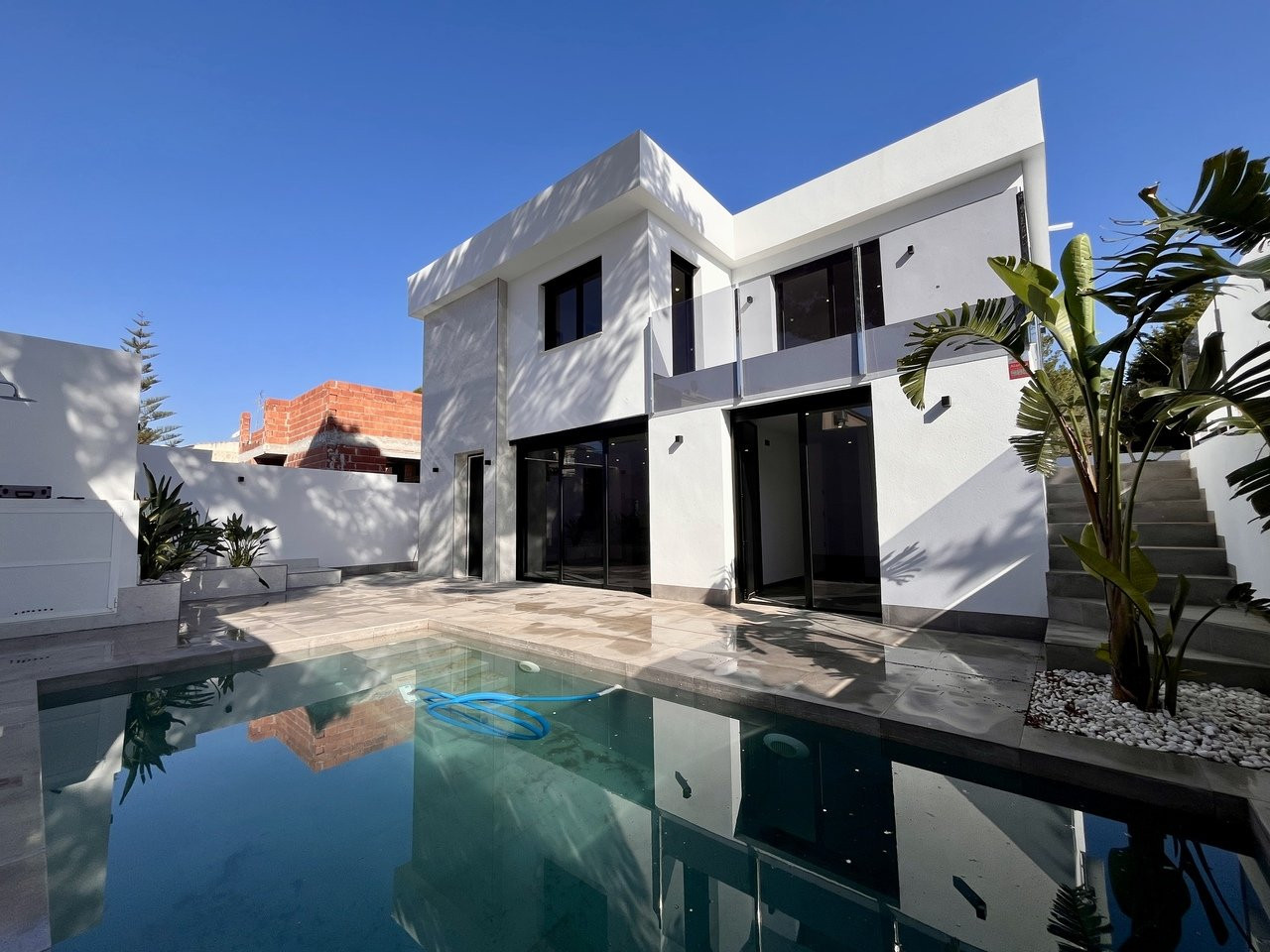 Villa in Alicante - view 1