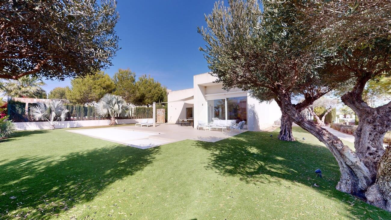 Villa in Paules - view 1