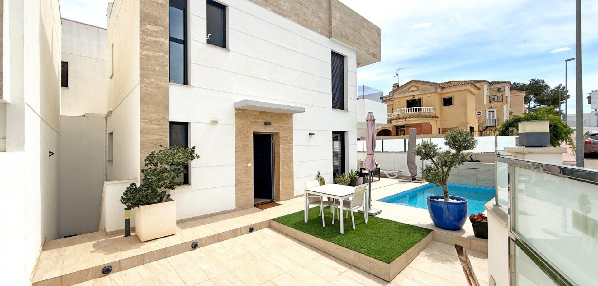 Villa in Urbanizacion los Balcones - view 1
