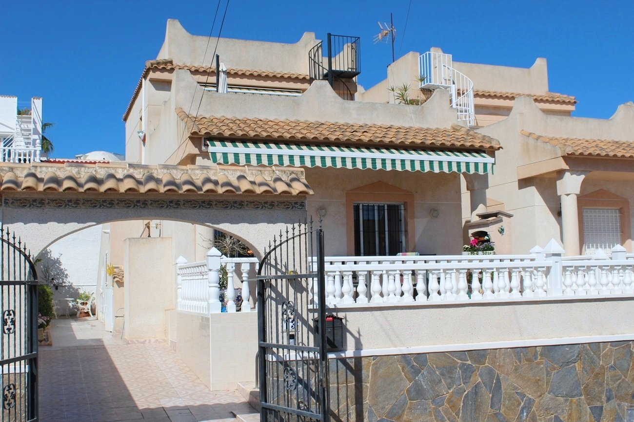 Villa in Urbanizacion los Balcones - view 1