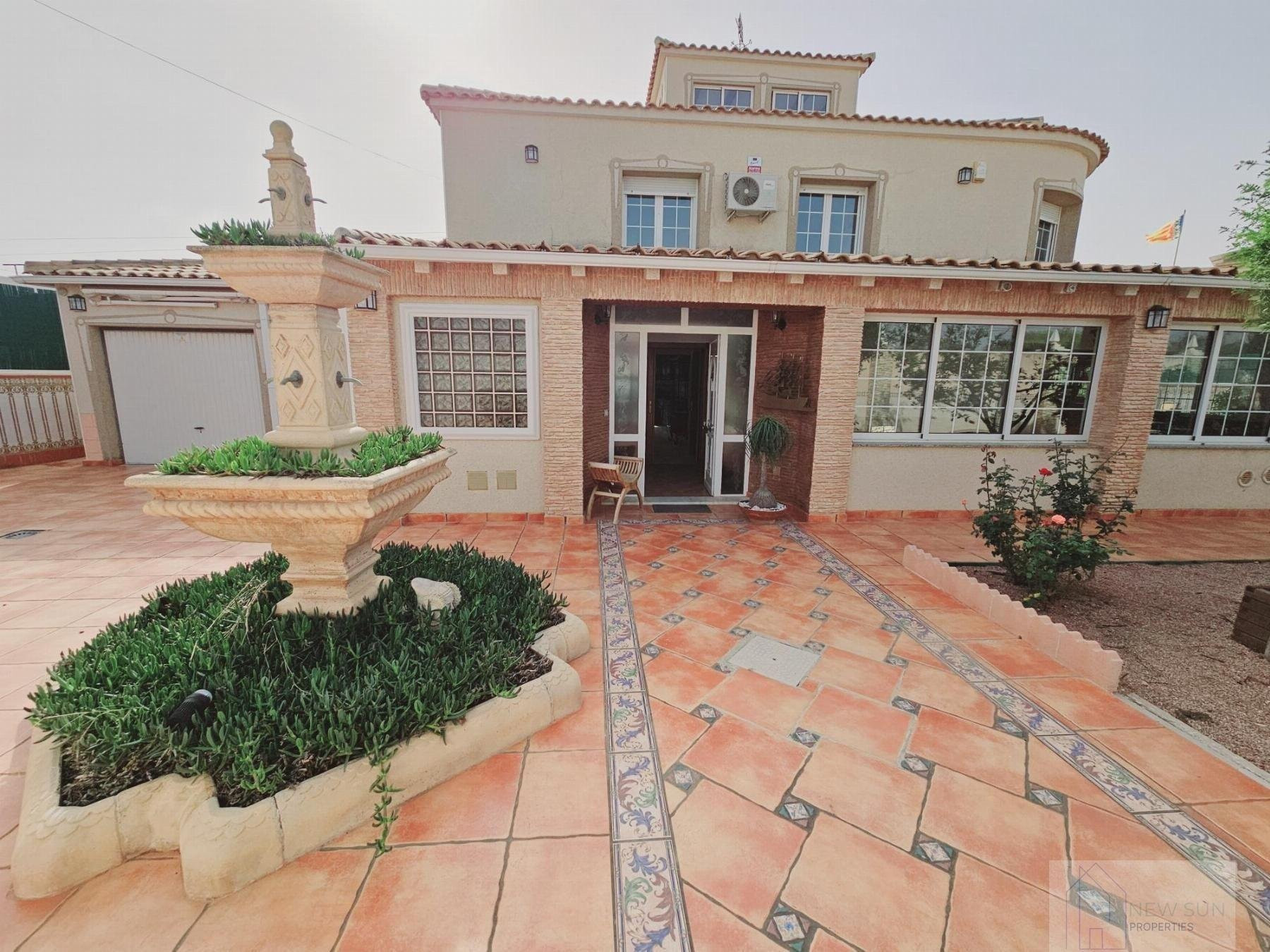 Villa in El Chaparral - view 1