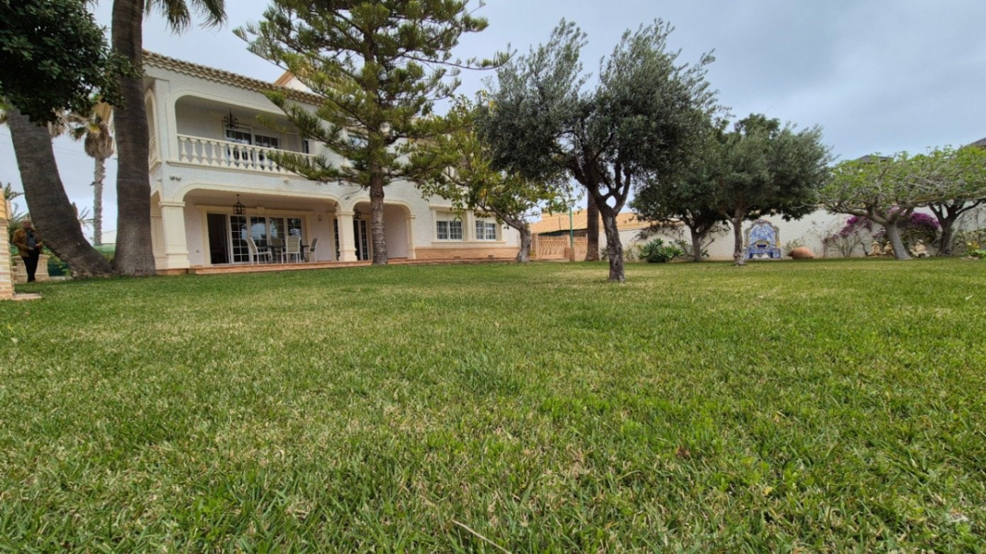 Villa in Urbanizacion los Balcones - view 1