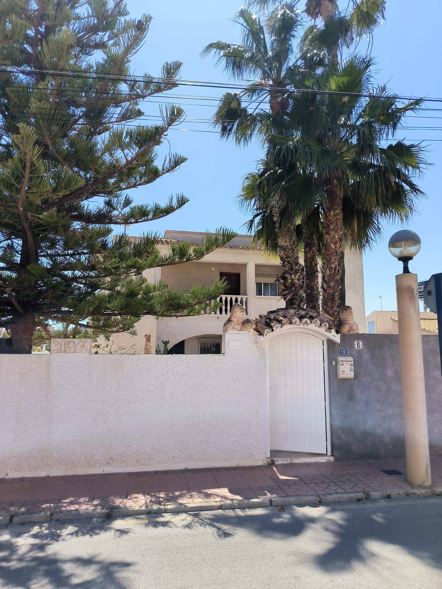 House in Alicante - view 1
