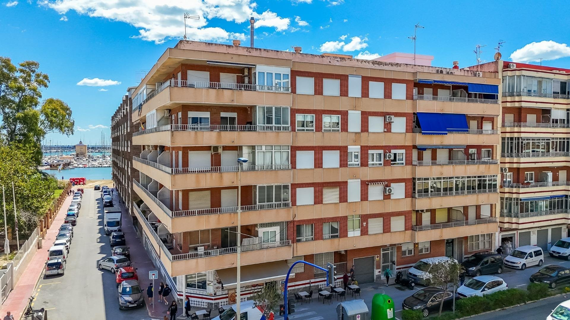 Apartment in Alicante - view 1