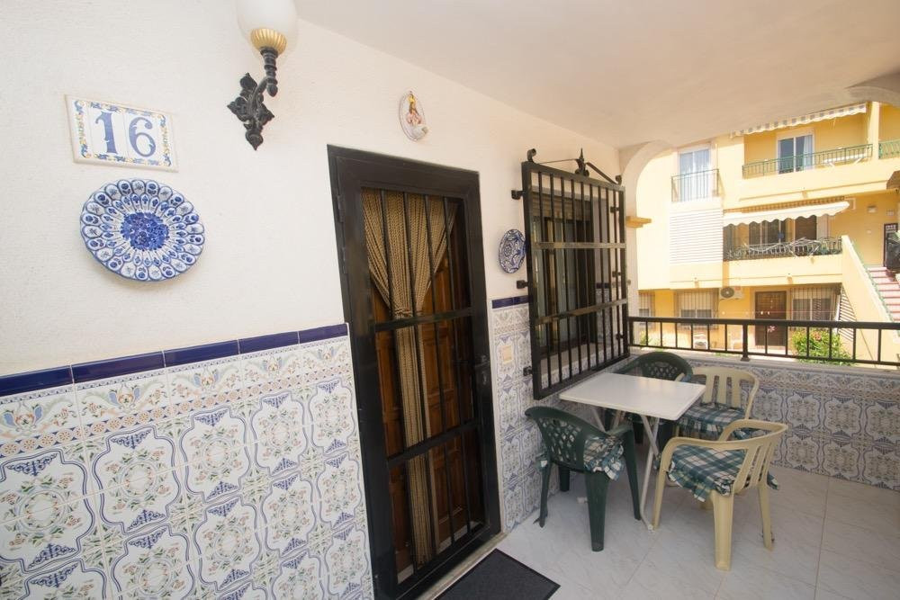 Apartment in Residencia los Altos - view 1