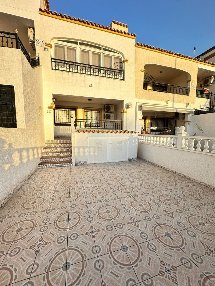 House in Urbanizacion los Balcones - view 1