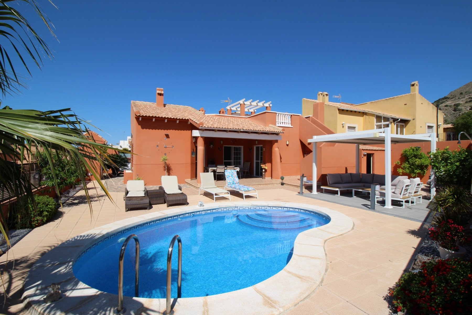 Villa in Los Cabaniles - view 1