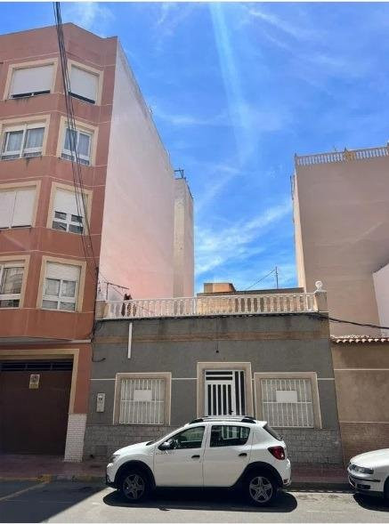 House in Alicante - view 1