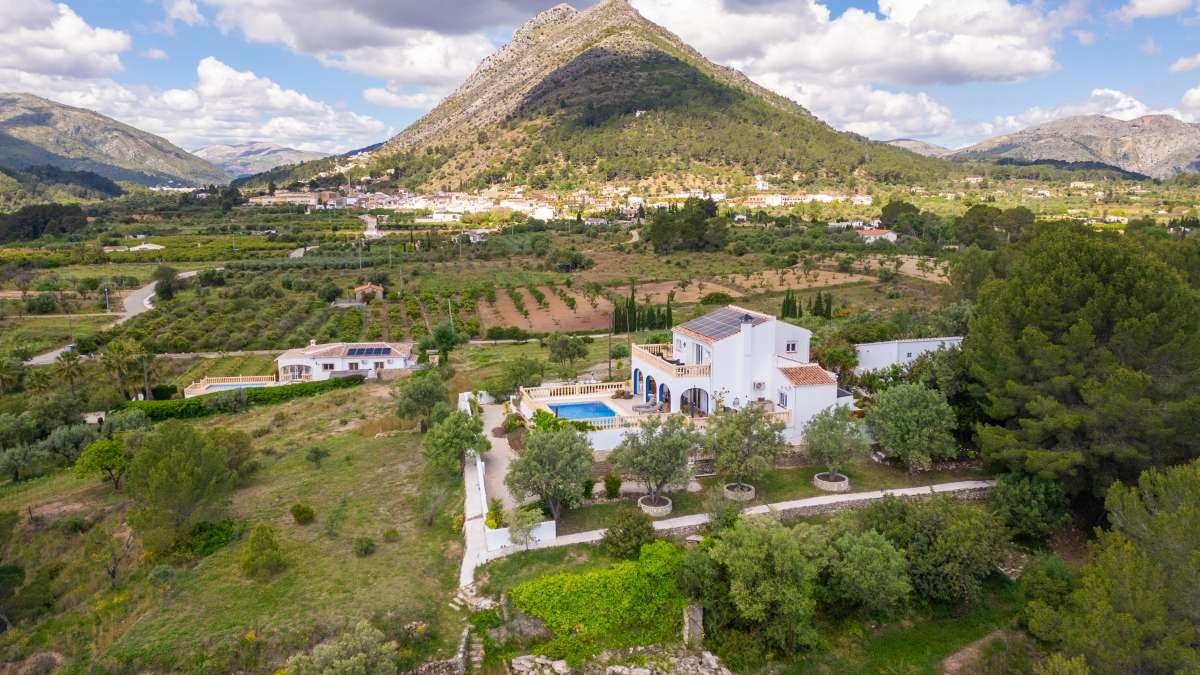 Villa in Alicante - view 1