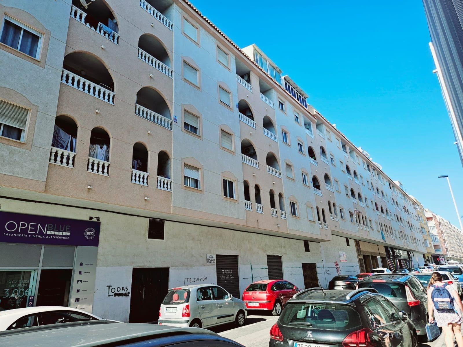 Apartment in Torrevieja - view 1