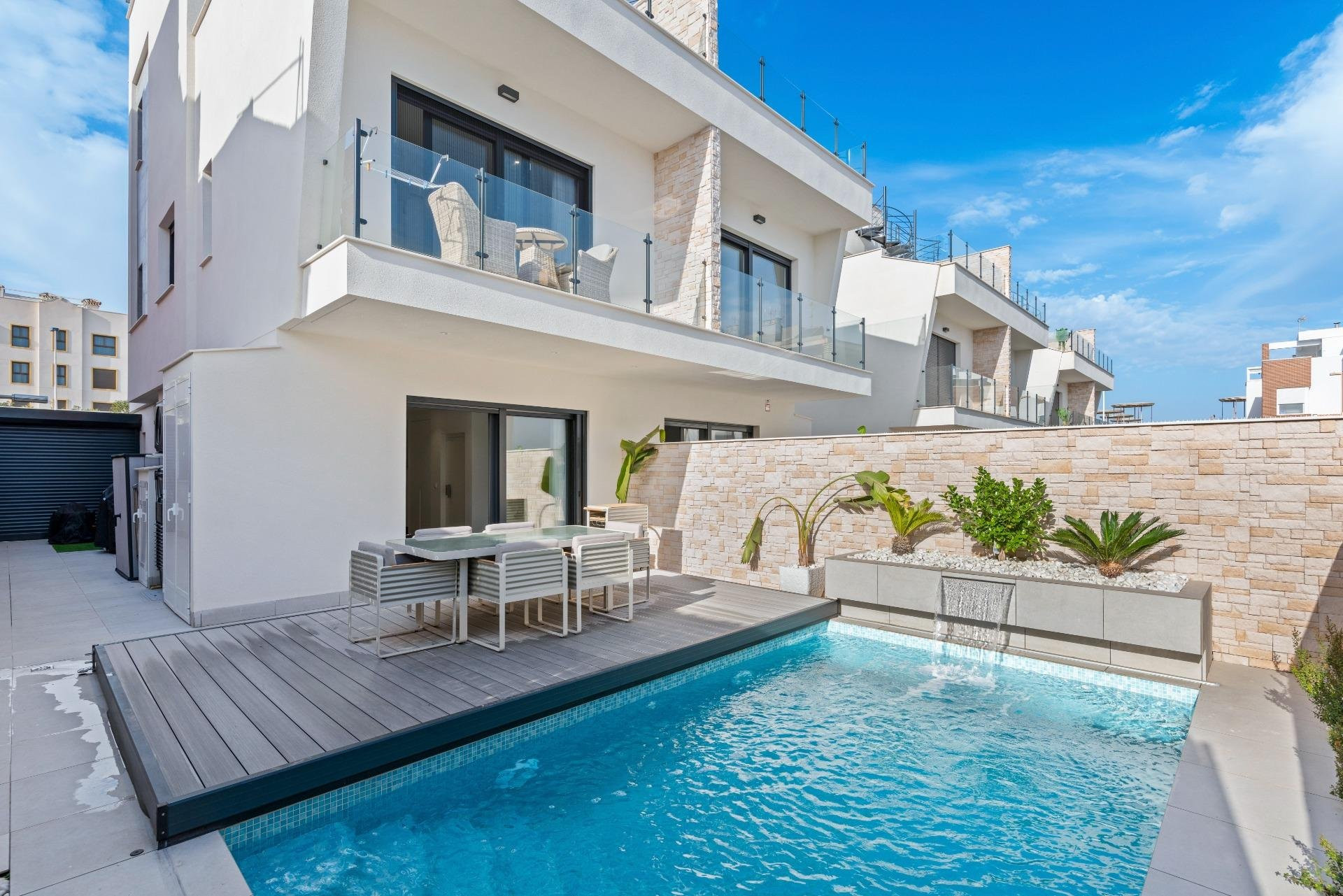 Villa in Guardamar del Segura - view 1