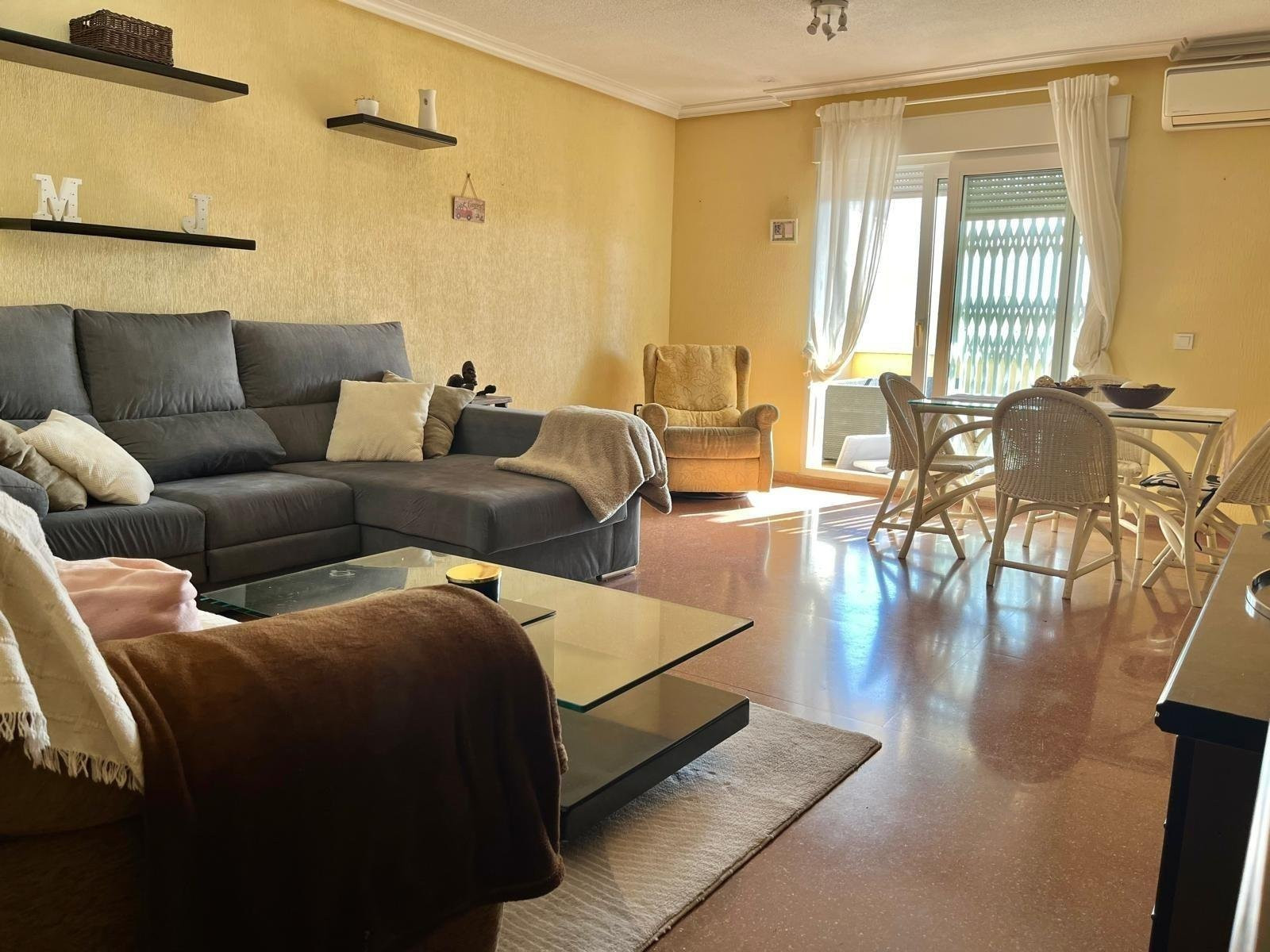 Apartment in Alicante - view 1