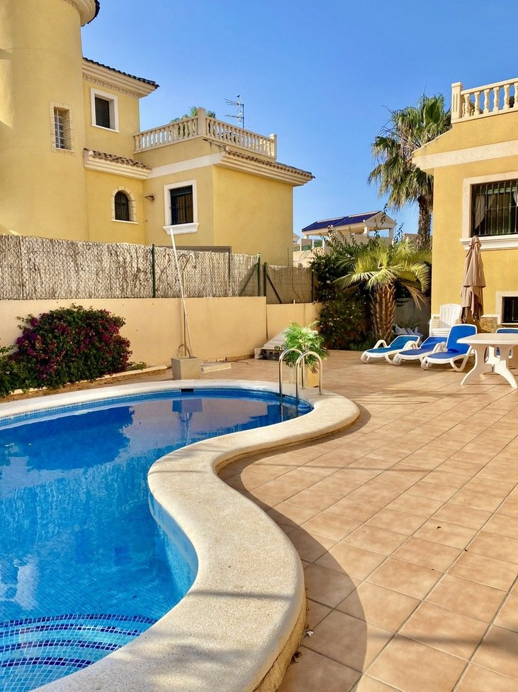 House in Urbanizacion los Balcones - view 1