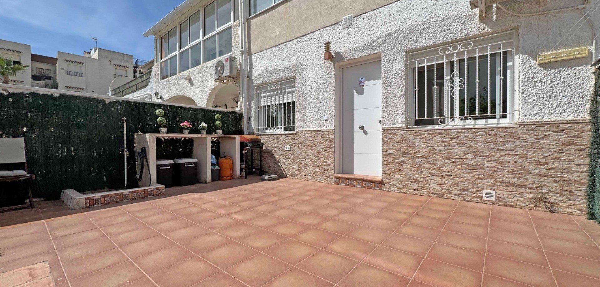 House in Alicante - view 1