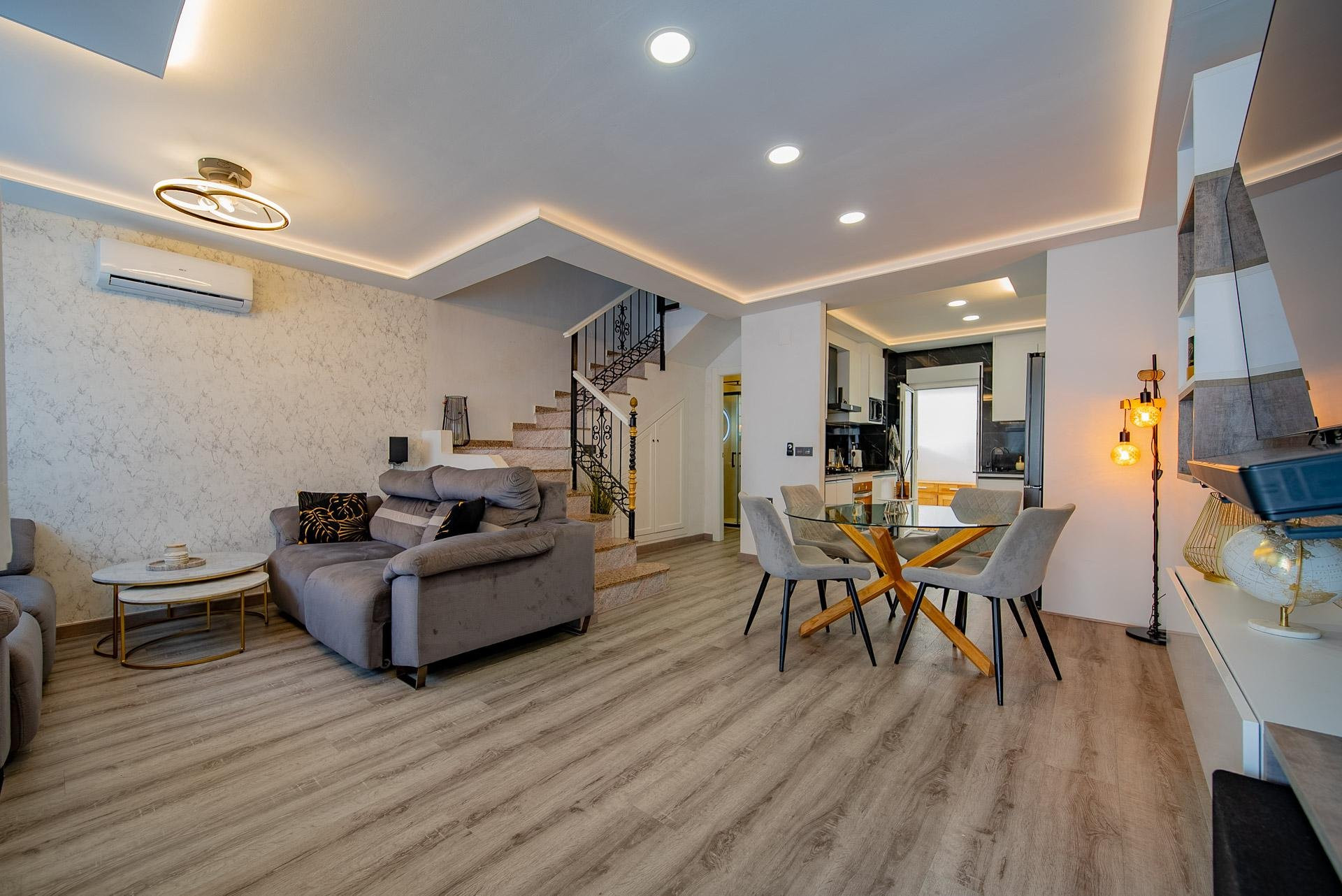 House in Villamartin - view 1