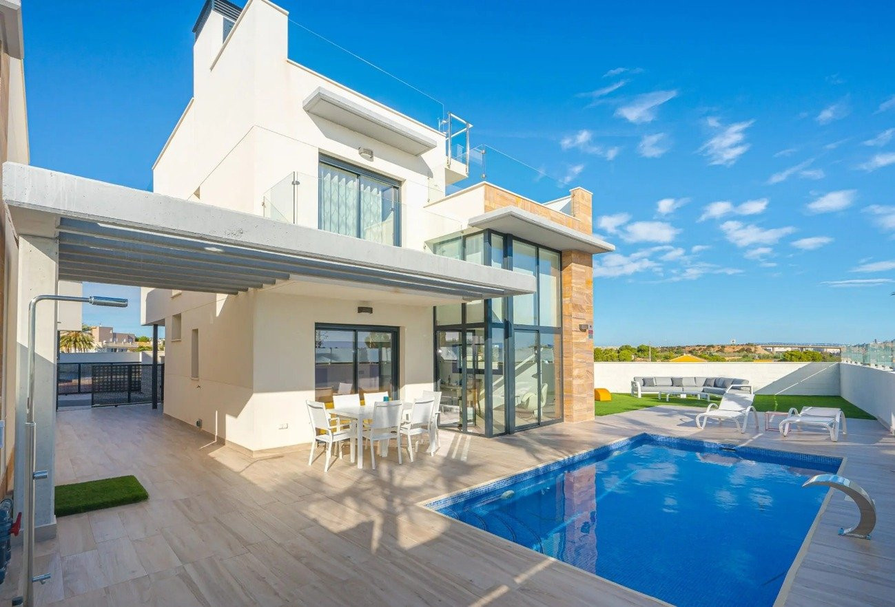 Villa in Urbanizacion los Balcones - view 1