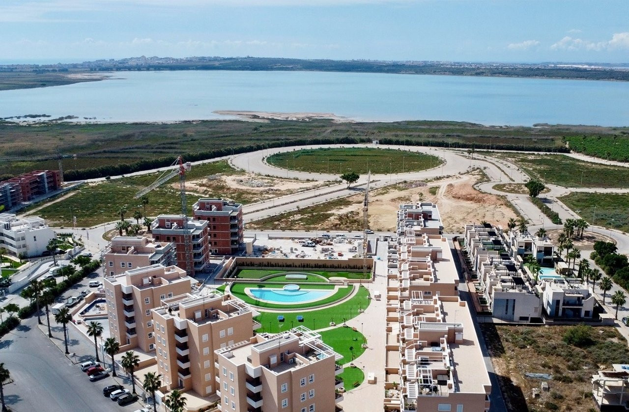 Apartment in Urbanizacion El Raso - view 1