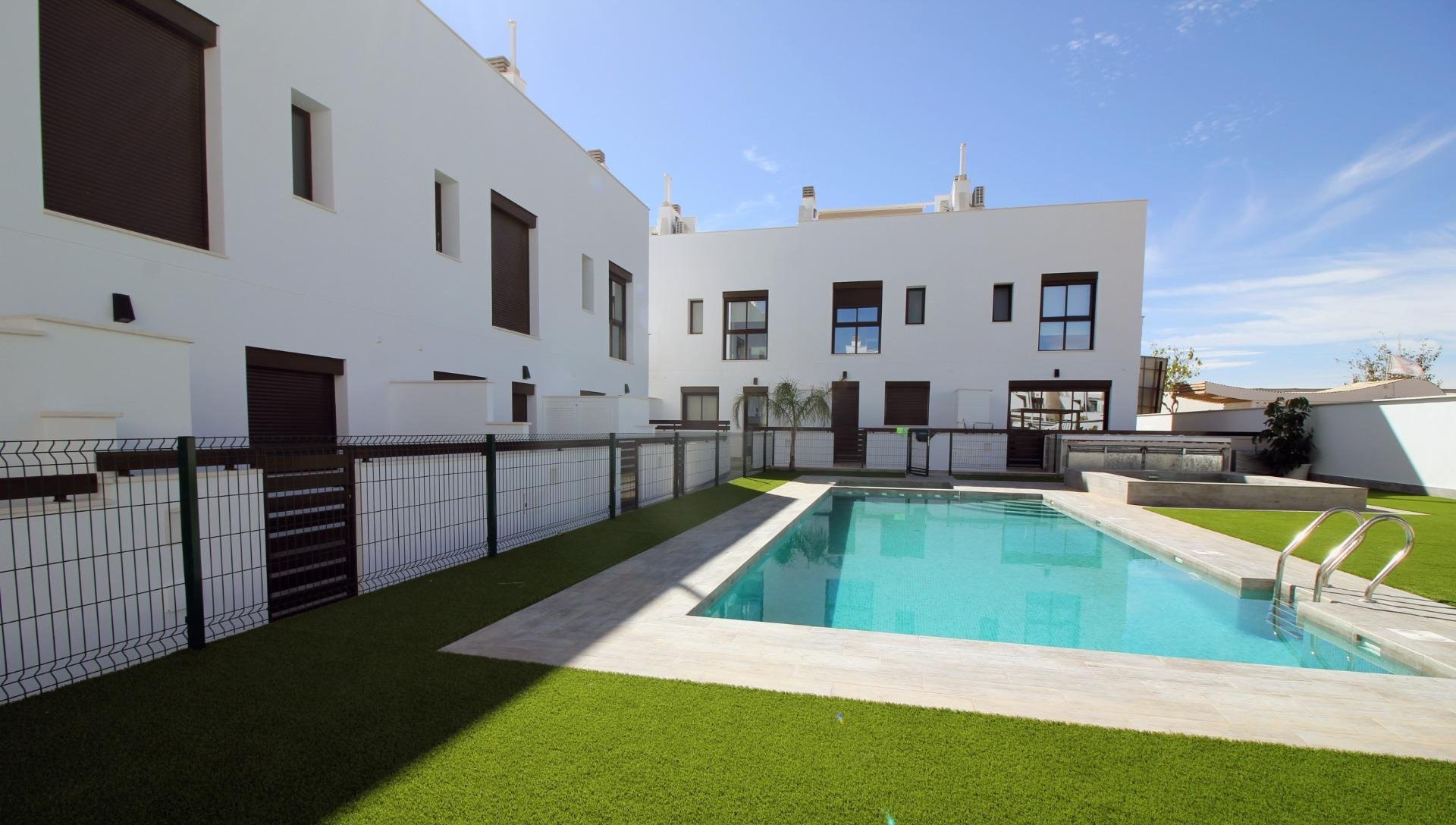 Villa in Alicante - view 1