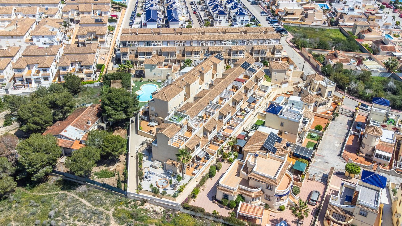House in Alicante - view 1