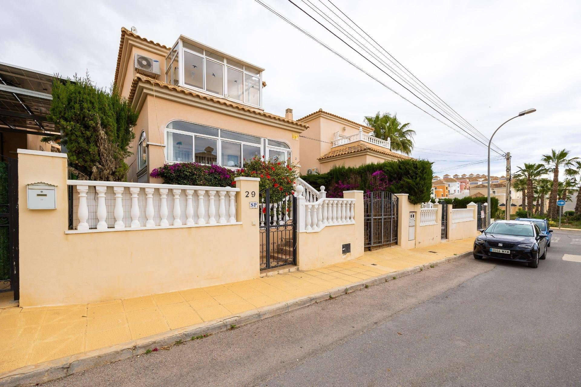 Villa in Alicante - view 1