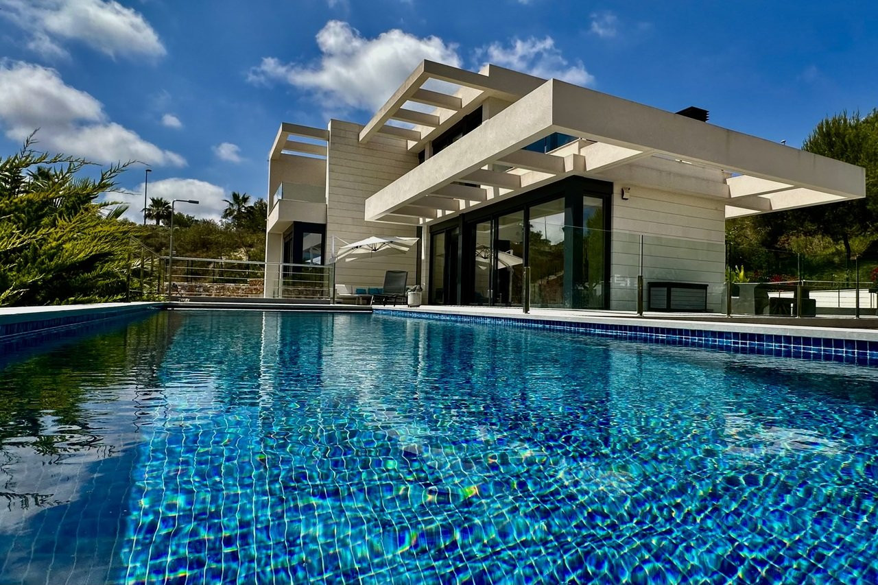 Villa in Urbanizacion los Balcones - view 1
