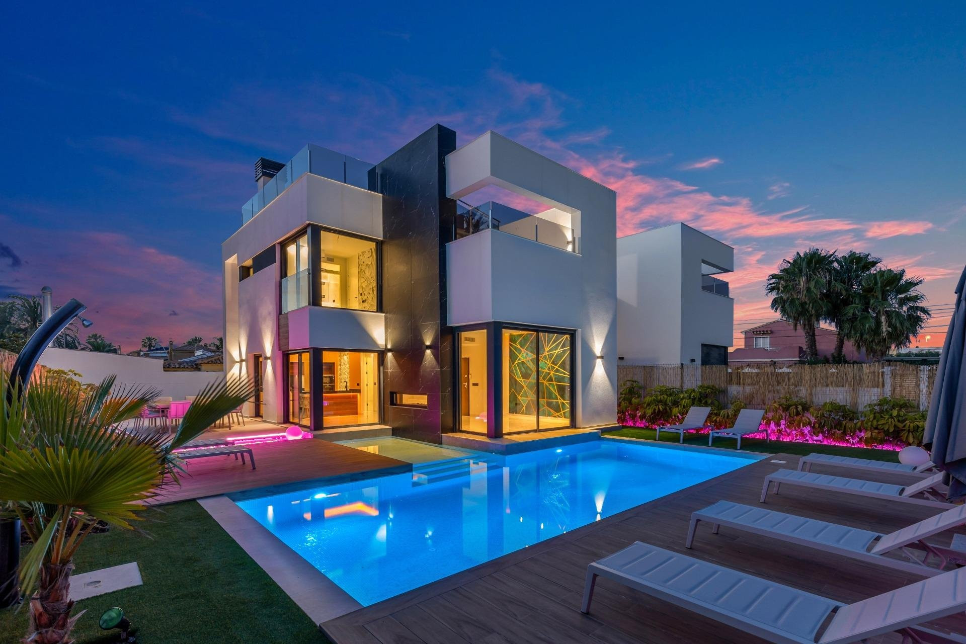 Villa in Alicante - view 1