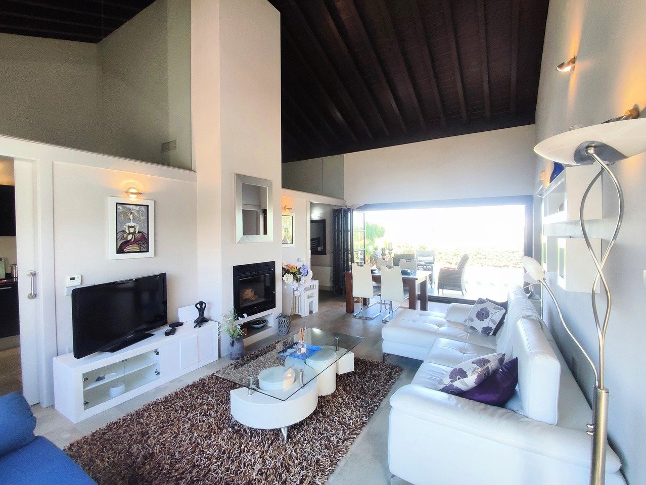 Villa in Santa Cruz - view 1