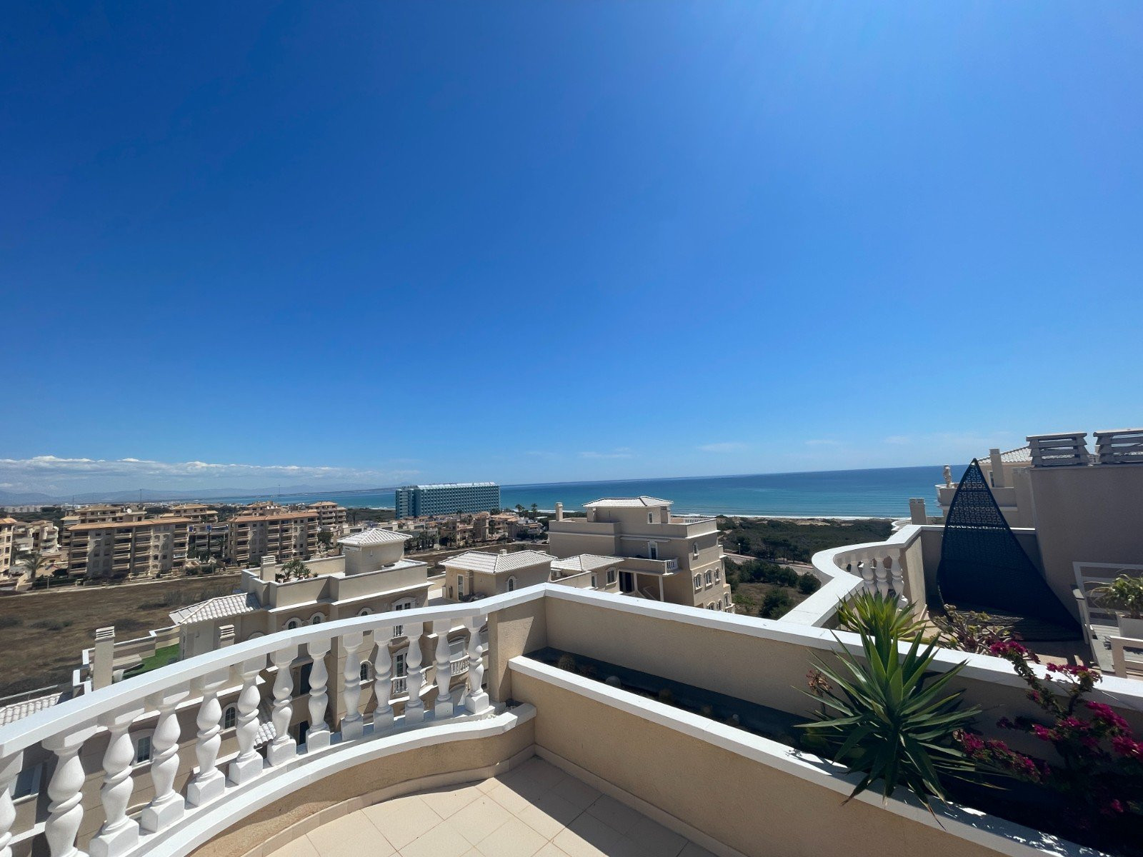 Apartment in El Moncayo - view 1