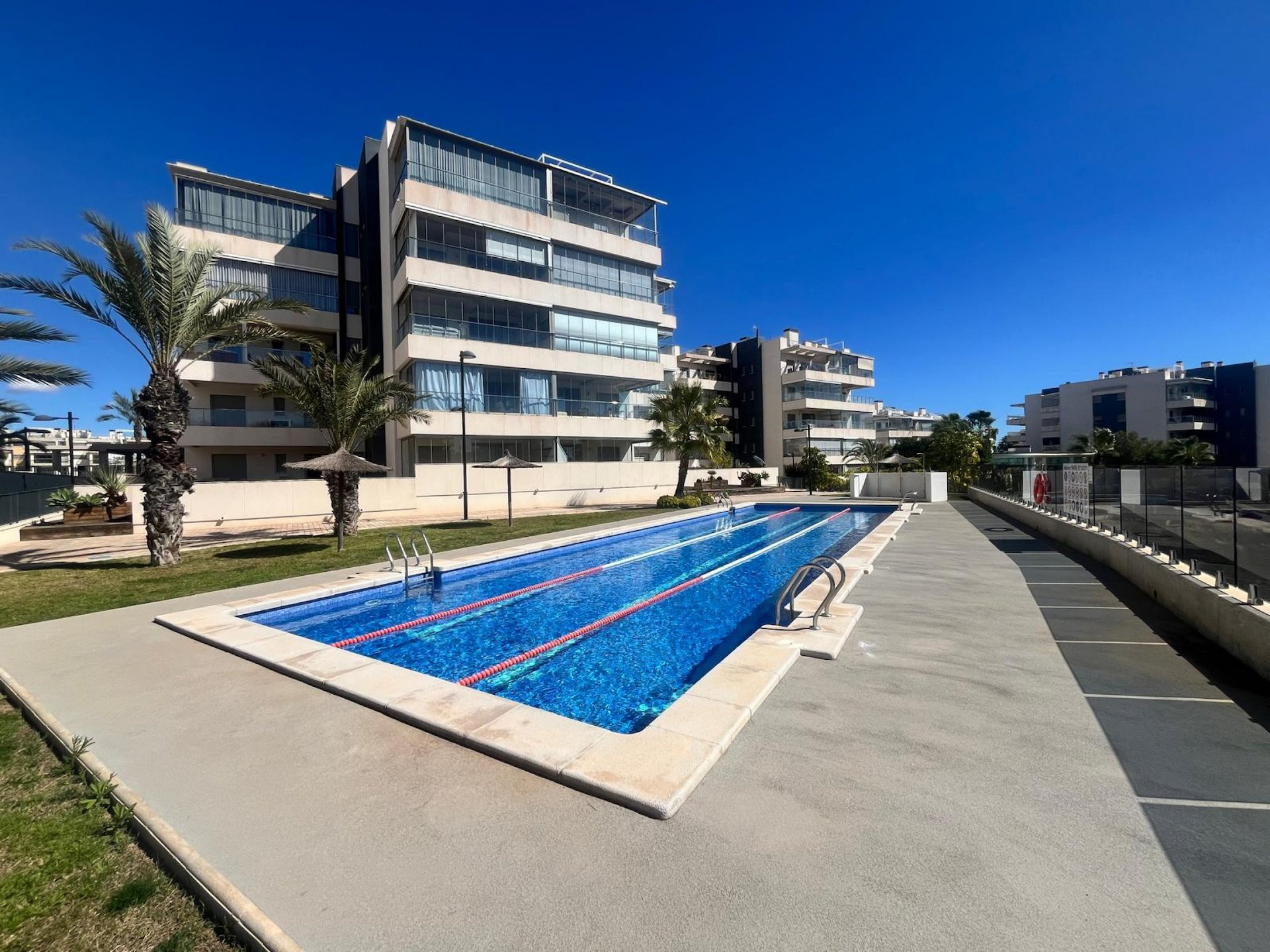 Apartment in Urbanizacion los Balcones - view 1
