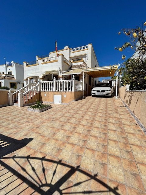 House in Urbanizacion los Balcones - view 1