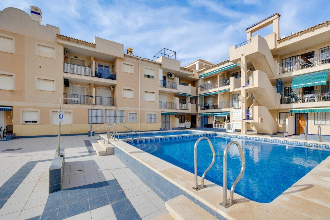 Apartment in Alicante - view 1