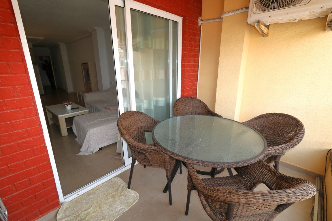 Apartment in Alicante - view 1