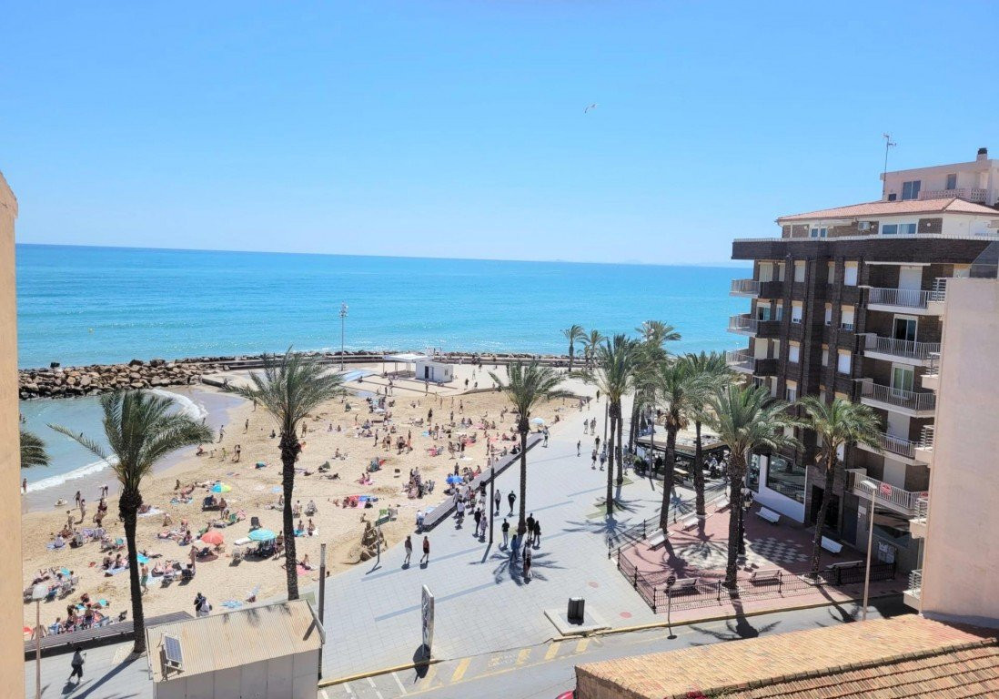Apartment in Alicante - view 1