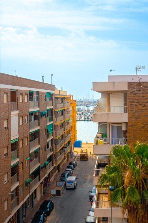 Apartment in Alicante - view 1