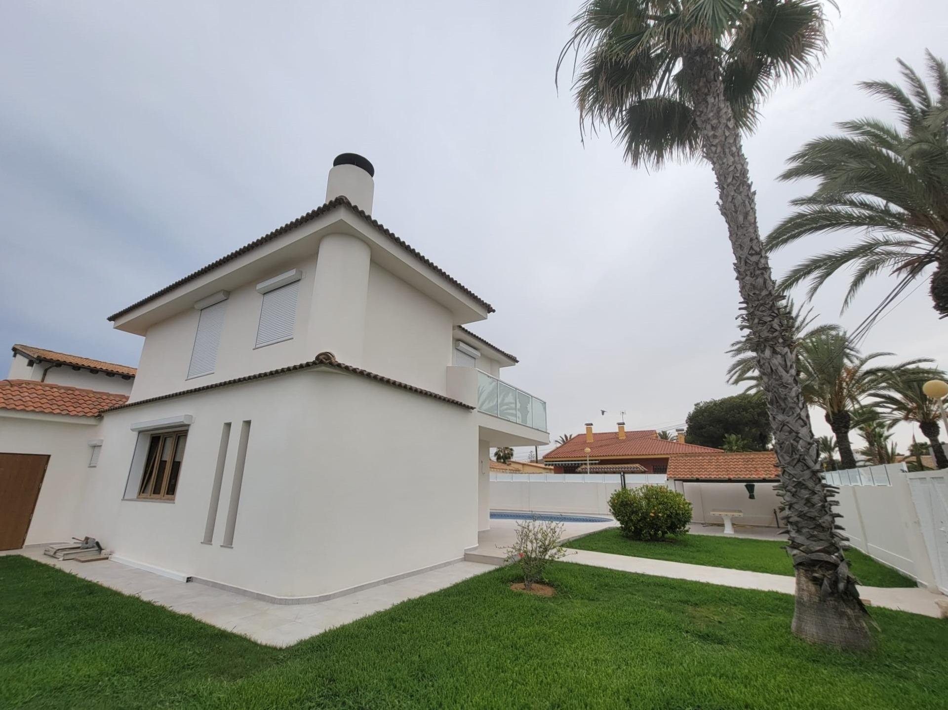 Villa in Urbanizacion los Balcones - view 1