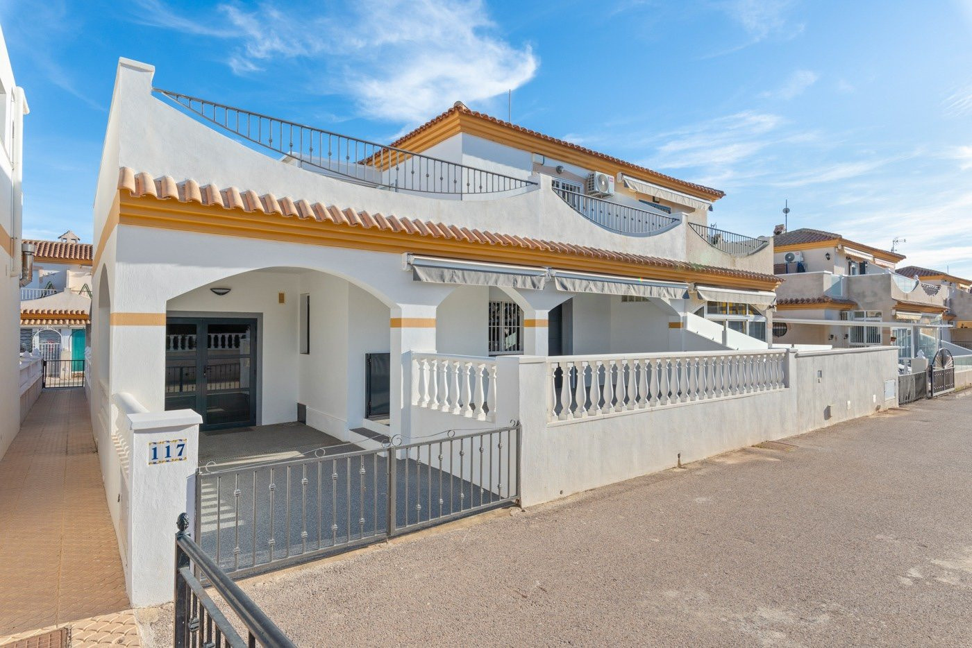 House in Urbanizacion los Balcones - view 1