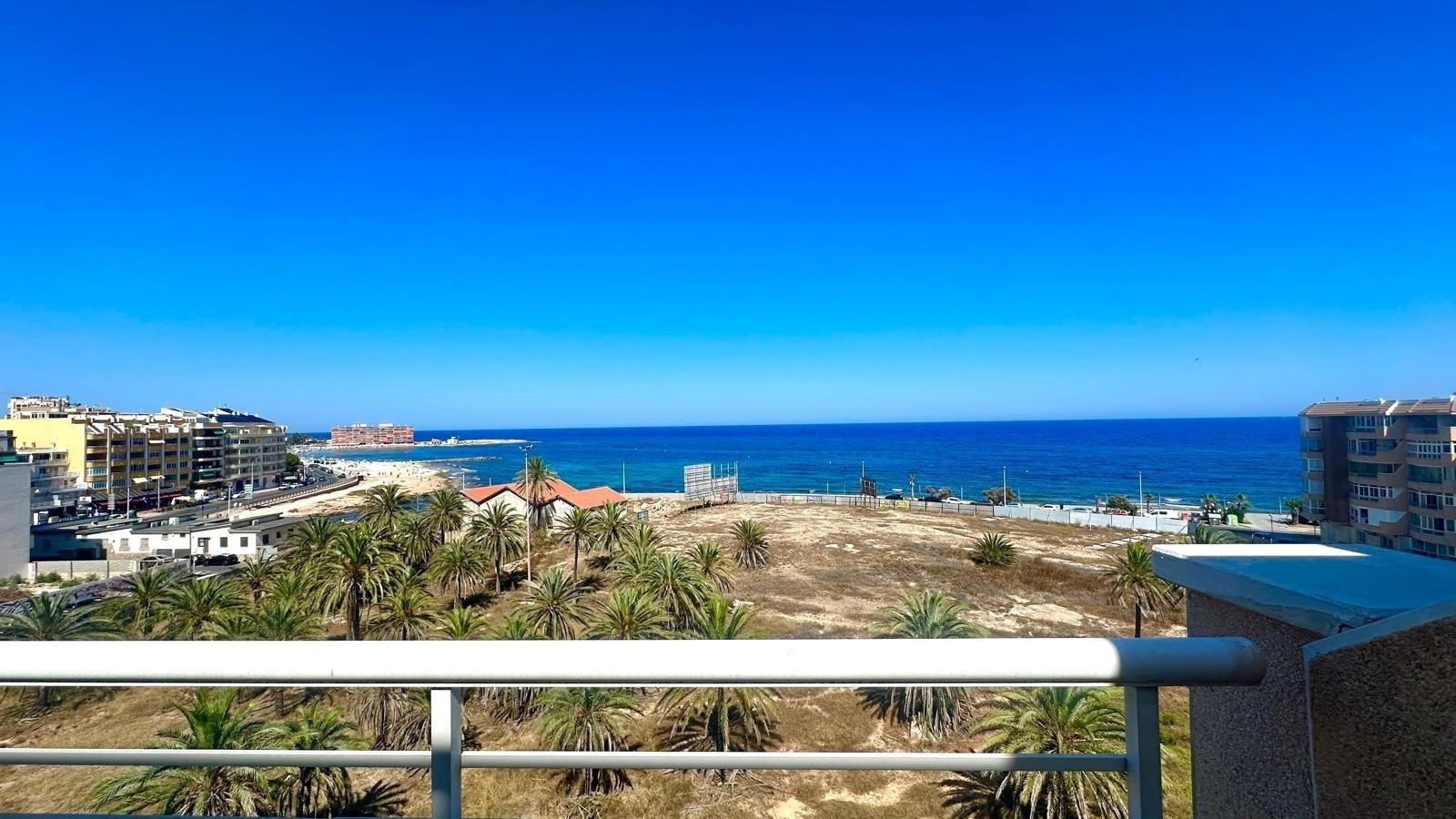 Apartment in Alicante - view 1