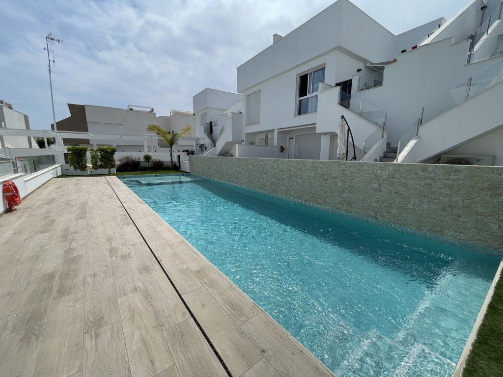House in Alicante - view 1