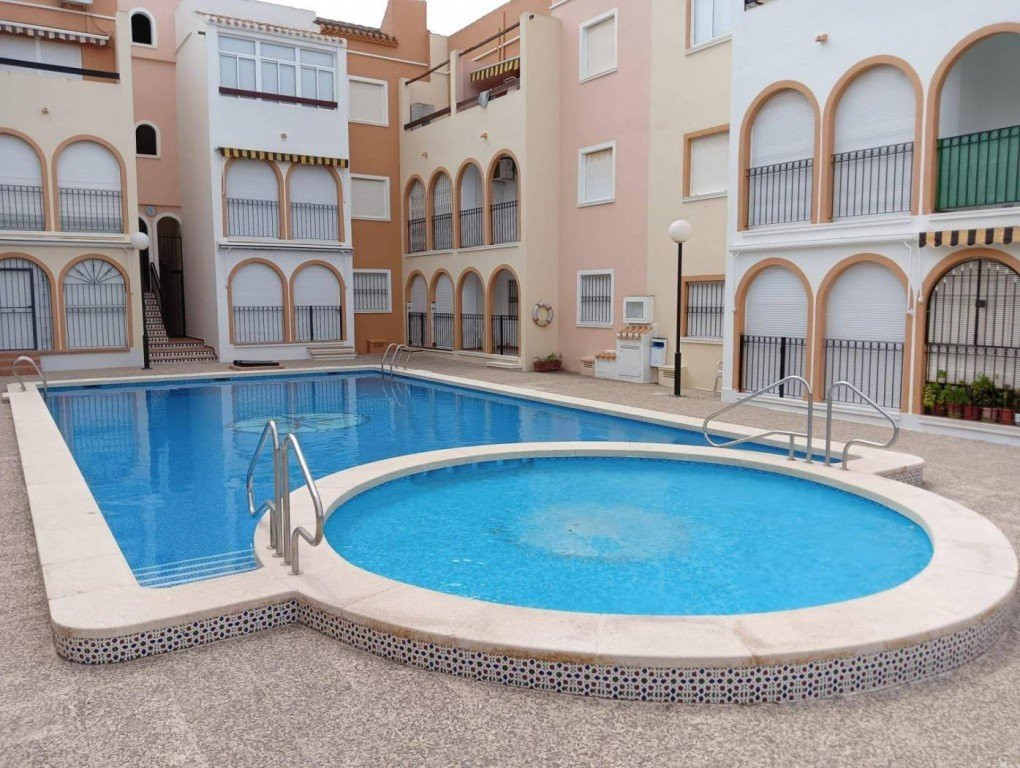 Apartment in Alicante - view 1