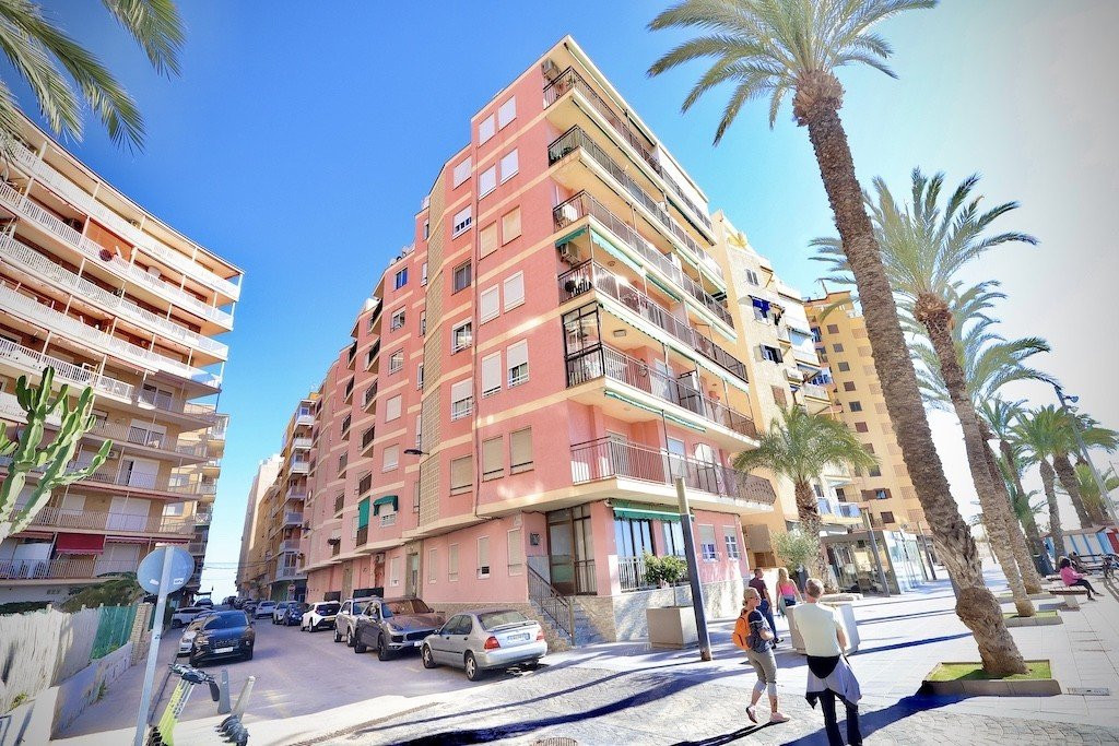 Apartment in Alicante - view 1